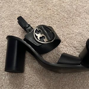 Tory Burch like new black sandals 8.5
